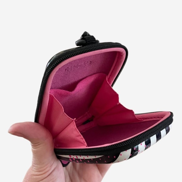 Vintage Y2K Hello Kitty Kawaii Digital Camera Case Pouch - Picture 4 of 4